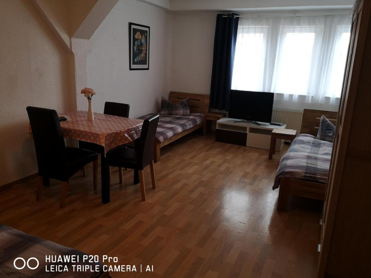 Pension Riedel Волфсбург Екстериор снимка